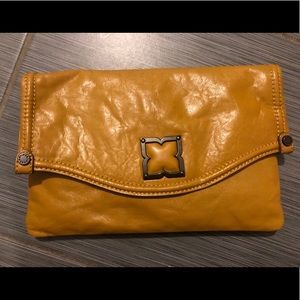 BCBG MAXAZRIA 🟡 leather clutch